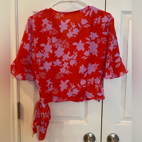 NWOT! LUSH Damaris Wrap Blouse - Picture 5 of 6